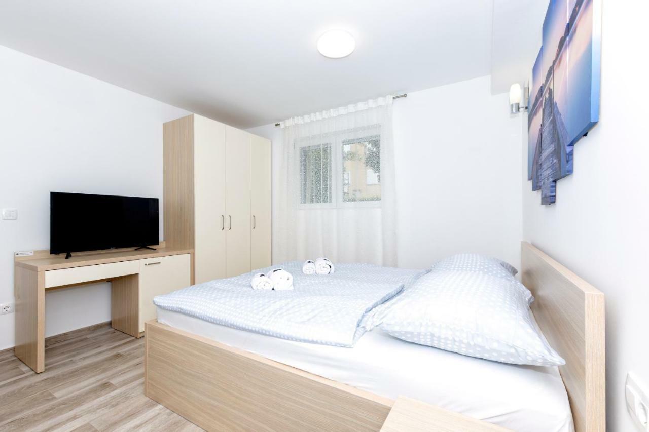 Apartments West Coast Сплит Екстериор снимка